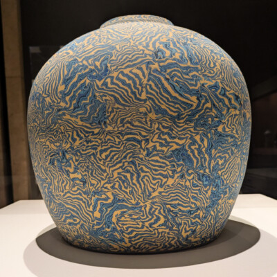 Stoneware jar by Matsui Kōsei Stoneware jar by Matsui Kōsei